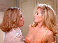 Naked Ursula Andress In What S New Pussycat