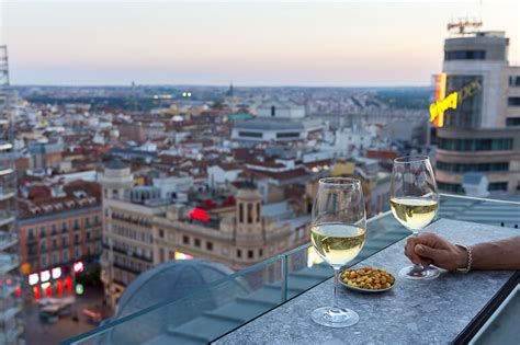 Ella Sky Bar Una Terraza A La Altura De La Gran Vía Terrazas En Madrid