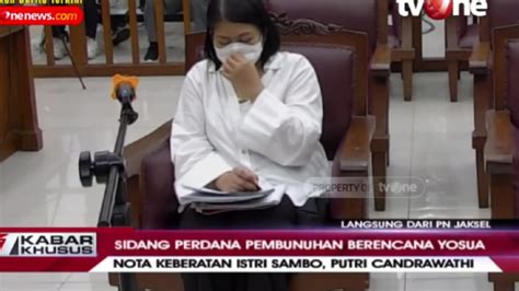 Putri Candrawathi Tetap Tampil Cetar Duduk Di Kursi Panas Netizen