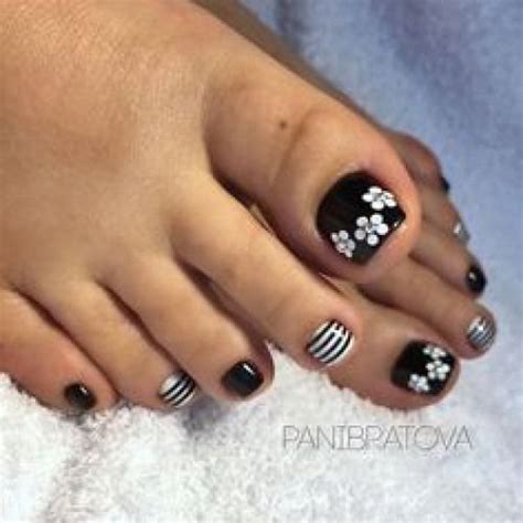 Pin By Leydi Gomez On Mis Pines Guardados Classy Nail Designs Simple