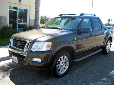 2007 Ford Explorer Sport Trac - Information and photos - MOMENTcar