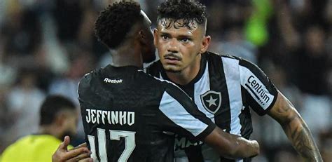 Botafogo Vence O Madureira Gol De Jeffinho Na Estreia No Carioca