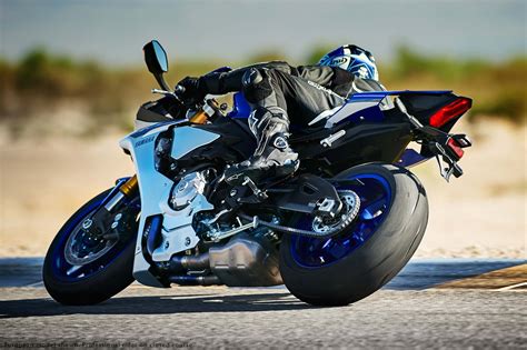 2015 Yamaha Yzf R1 Game On Asphalt And Rubber