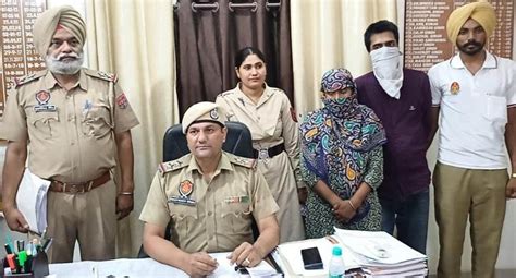 arrested for taking nude photos and blackmailing नगन फट खचन और बलकमल करन क आरप