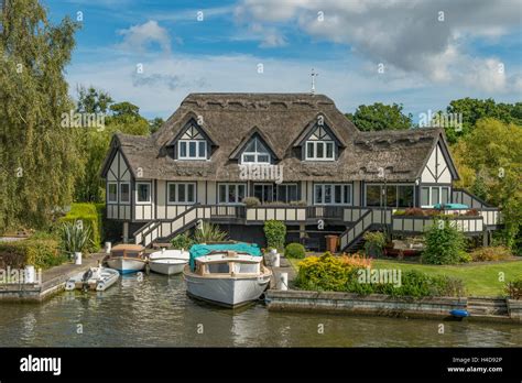 Half Timbered Thatched Cottage Hi Res Stock Photography And Images Alamy