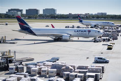 Latam Cargo Cresce E Assume A Lideran A Dom Stica E Internacional No