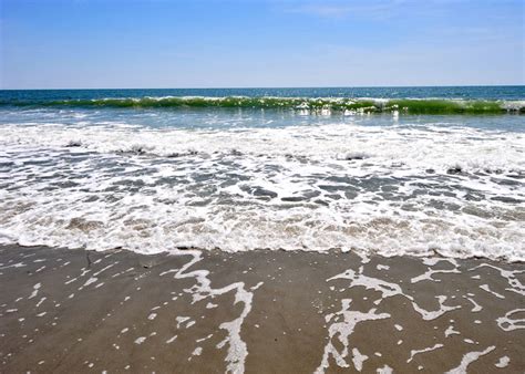 Waves washing on the beach at Myrtle Beach, South Carolina image - Free ...