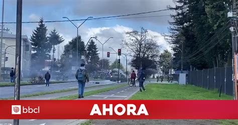 Manifestantes Instalan Barricadas Afuera De La Ufro En Temuco Reportan