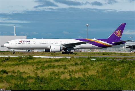 HS TTA Thai Airways International Boeing 777 300ER Photo By Kinmei ID