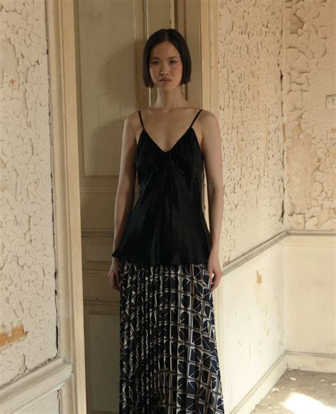 Silky Top Sophia Black Von Milla Lemoni