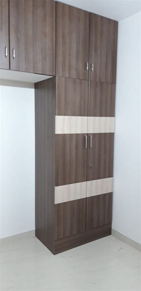 Wooden More Than 3 Doors Modular Wardrobe For Home With Locker At Rs