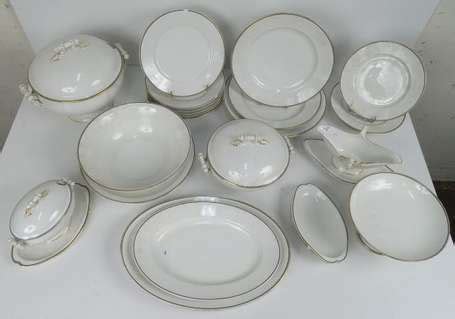 LIMOGES HAVILAND Important service de table en porcelaine blanche à