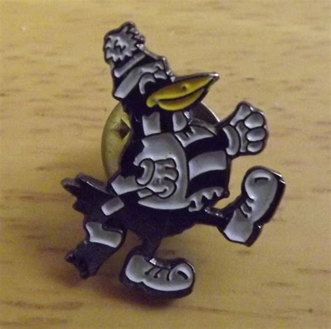 Vintage Pin Badge Magpie Nufc By Scatteredvintage On Etsy