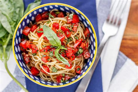 Copycat Olive Garden Capellini Pomodoro - Unsophisticook