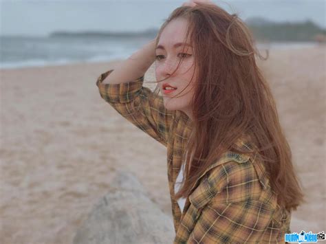 Diễn viên FapTV Kim Ngân lộ clip sex 18 show hàng cực nuột