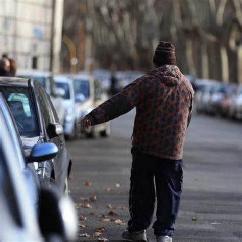 Catania 29 Parcheggiatori Abusivi Segnalati Dai Cittadini E Multati