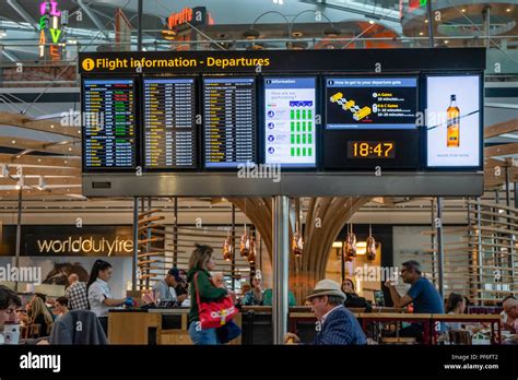 Airport Terminal Display Hi Res Stock Photography And Images Alamy