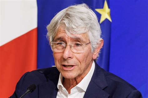 Ministro da Itália nega ser homofóbico após comentários sobre jogador gay Flashscore br