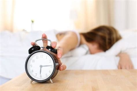 8 Tips Para Que El Cambio De Horario No Afecte Tu Sueño Y Vida Sleep Inertia How To Fall