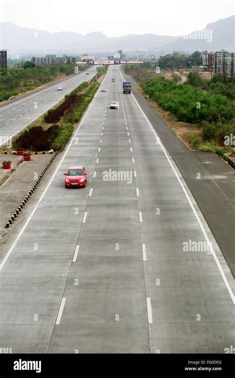 Mumbai Pune Expressway Hi Res Stock Photography And Images Alamy