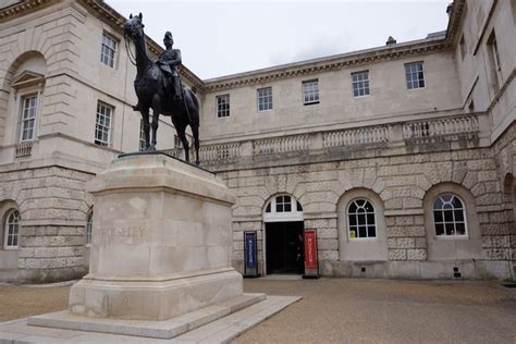 Londres Museu e Troca de Guarda da Cavalaria Britânica Viajonários