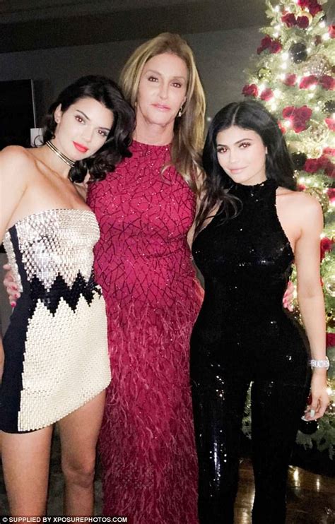Caitlyn Jenner Is Planning A NUDE Photo Shoot Daily Mail Online