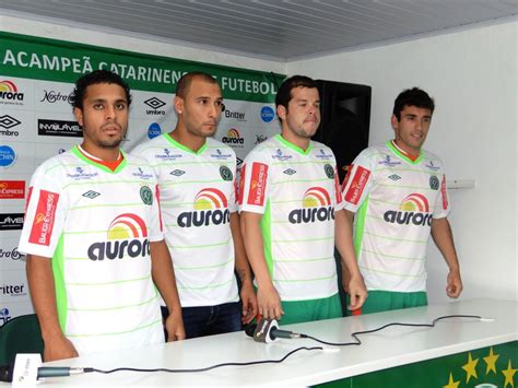 Chapecoense Apresenta Quatro Jogadores Oficialmente Para S Rie B