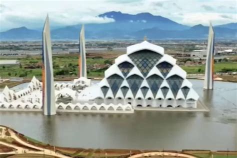 Netizen Permasalahkan Soal Dana Pembangunan Masjid Al Jabbar Ridwan