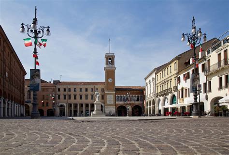 Da Piazza Maggiore A Vittorio Emanuele Ii La Piazza Grande Di Rovigo