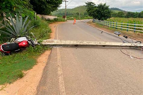 Motociclista Bate Em Poste E Morre Na Mgc