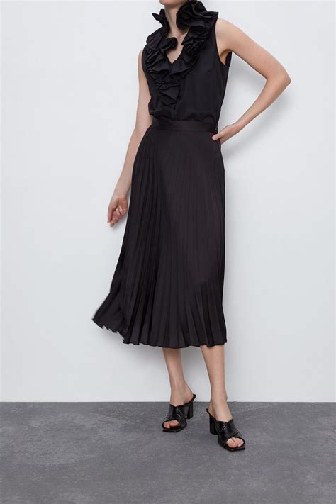 Pleated Satin Finish Skirt Zara New Zealand In 2020 Skirts Midi