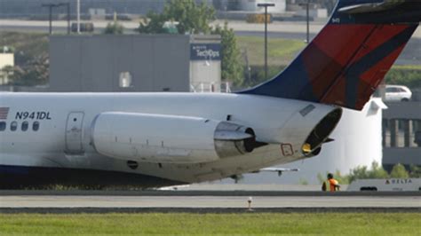 Flugzeug F Ngt Bei Landung Feuer Video