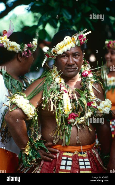 Natives Of Funafuti On Tuvalu An Island In The South Pacific Stock