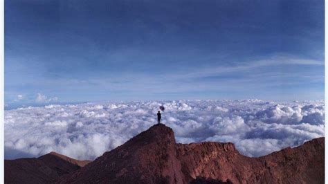 Gunung Terpopuler Di Indonesia Mengintip Samudera Hindia Dari Puncak