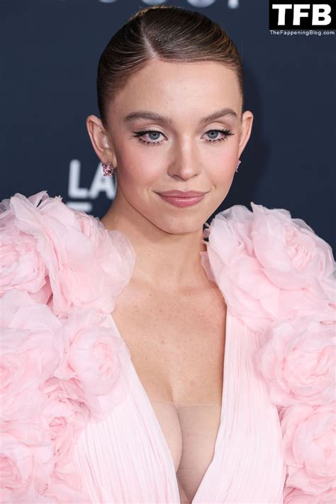 Sydney Sweeney Flaunts Her Famous Cleavage At The 11th Annual LACMA Art