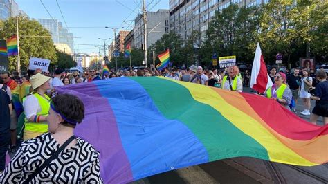 Oslobođenje LGBT i Srbija Parada ponosa u Beogradu bez incidenata