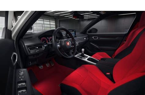 2024 Honda Civic Type R Interior, Cargo Space & Seating | U.S. News