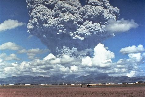 Video: The biggest volcano eruptions in recorded history - Strange Sounds