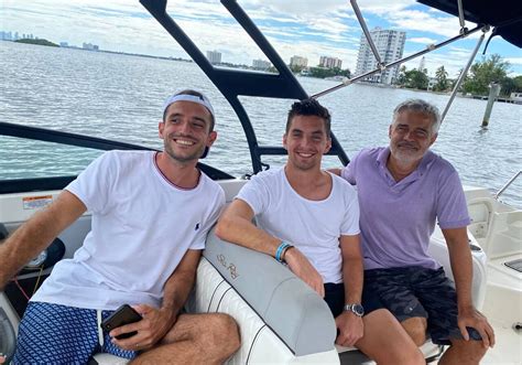 5 Reasons Why A Miami Boat Rental Bachelor Party Is The Way To Celebrate