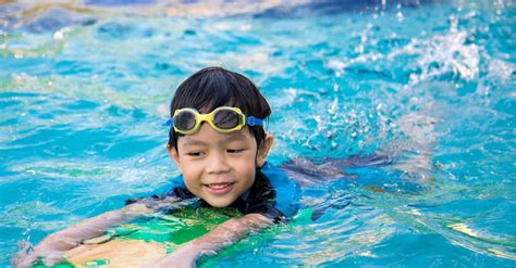 Belajar Berenang Sebelum Mati Tenggelam