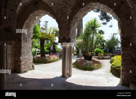 Villa Rufolo gardens Stock Photo - Alamy