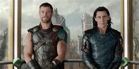 Thor & Loki Talk About Their Pasts in Thor: Ragnarok Scene