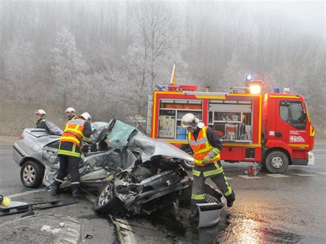 Drame Ce Matin En Haute Savoie Saint Blaise Accident Mortel Entre Une