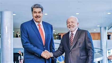 Nicol S Maduro Makes Historic Trip To Brazil For South American