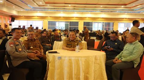 Detail Bupati Kolaka Hadiri Fgd Launching Sosialisasi Jalur Pengaduan