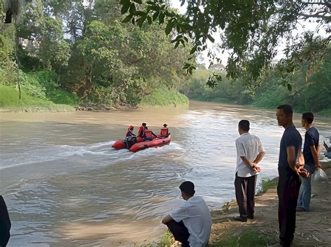 Tidak Bisa Berenang Bocah 9 Tahun Hanyut Di Sungai Enim Okezone News