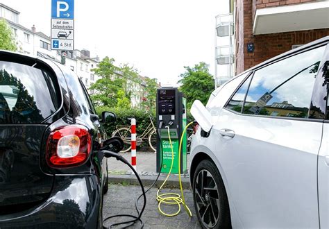 Elektro Mobilit T Wie Sich In D Sseldorf Strom Tanken L Sst