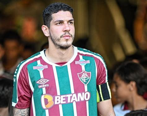 A Gazeta Nino Do Fluminense Tem Les O Na Coxa E Fica Fora De