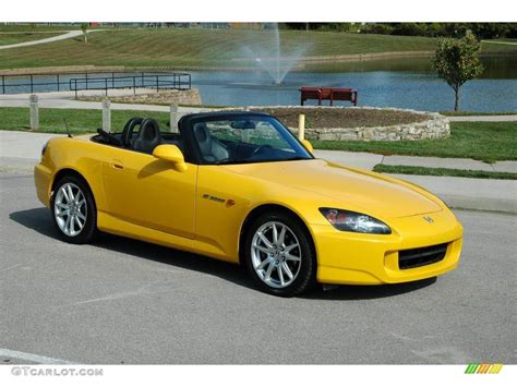 Honda S2000 Rio Yellow