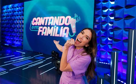 Patricia Abravanel estreia show de calouros de famosos prêmio de R